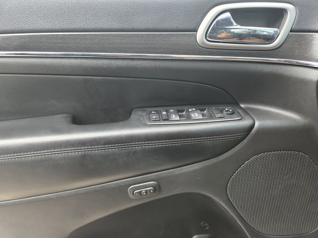 Used 2018 Jeep Grand Cherokee Limited AWD/4WD image 25