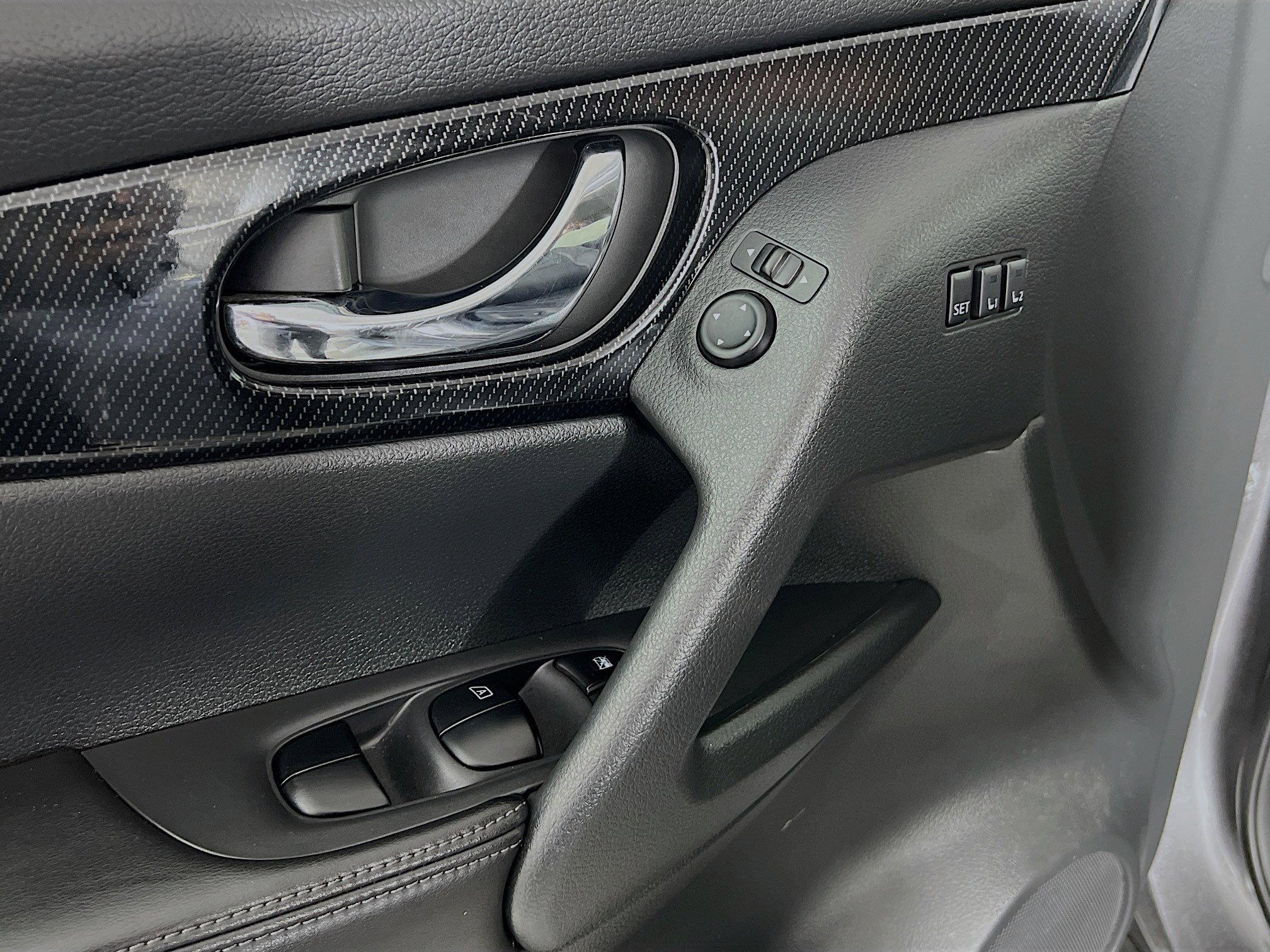 Used 2017 Nissan Rogue SL w/ SL HEV Premium Package image 20