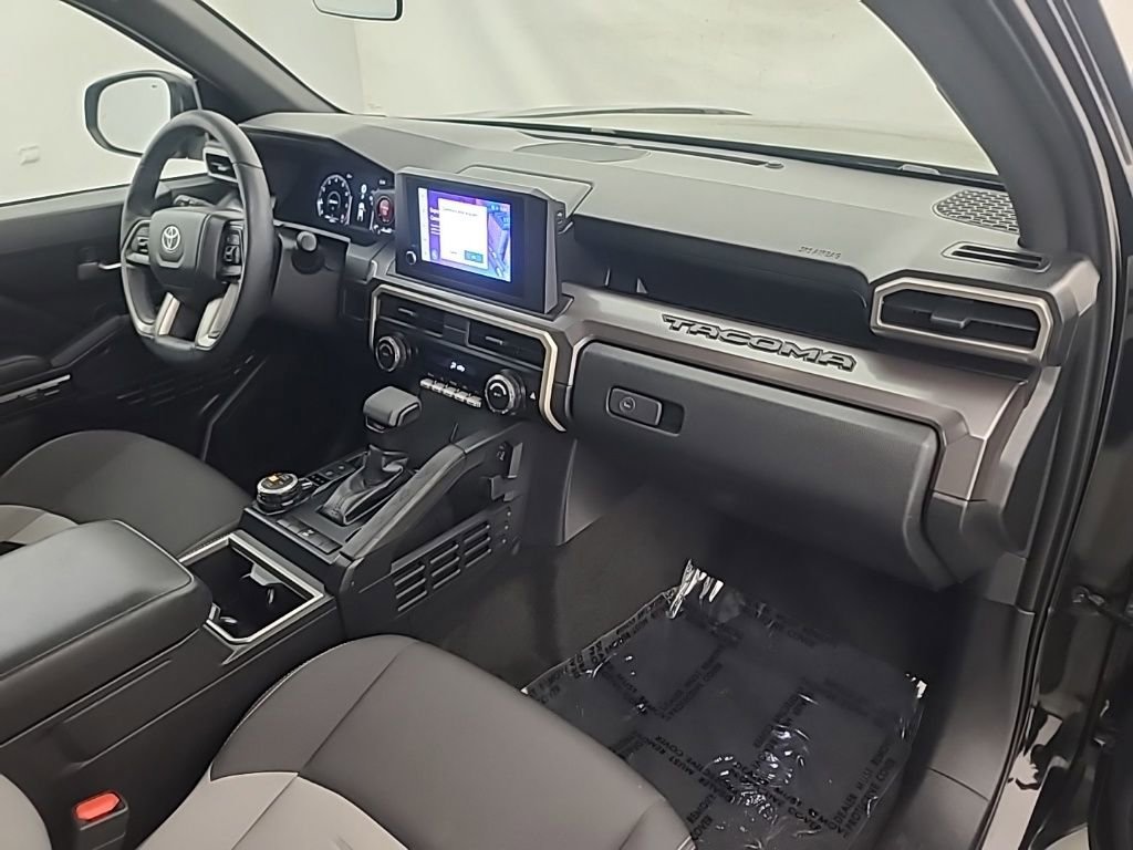 Used 2025 Toyota Tacoma TRD Off-Road image 15