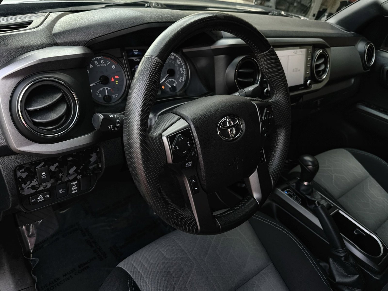 Used 2021 Toyota Tacoma TRD Off-Road image 16