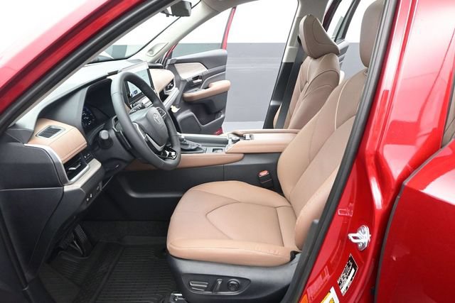New 2026 Toyota Grand Highlander AWD image 12