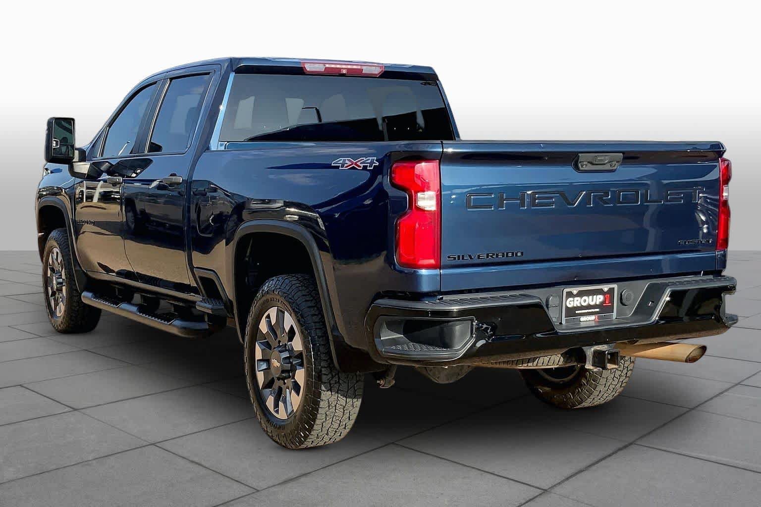 Used 2021 Chevrolet Silverado 2500 Custom w/ Custom Value Package AWD/4WD image 12