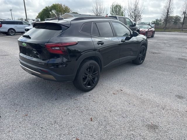 Used 2024 Chevrolet Trax ACTIV w/ Sunroof Package image 5