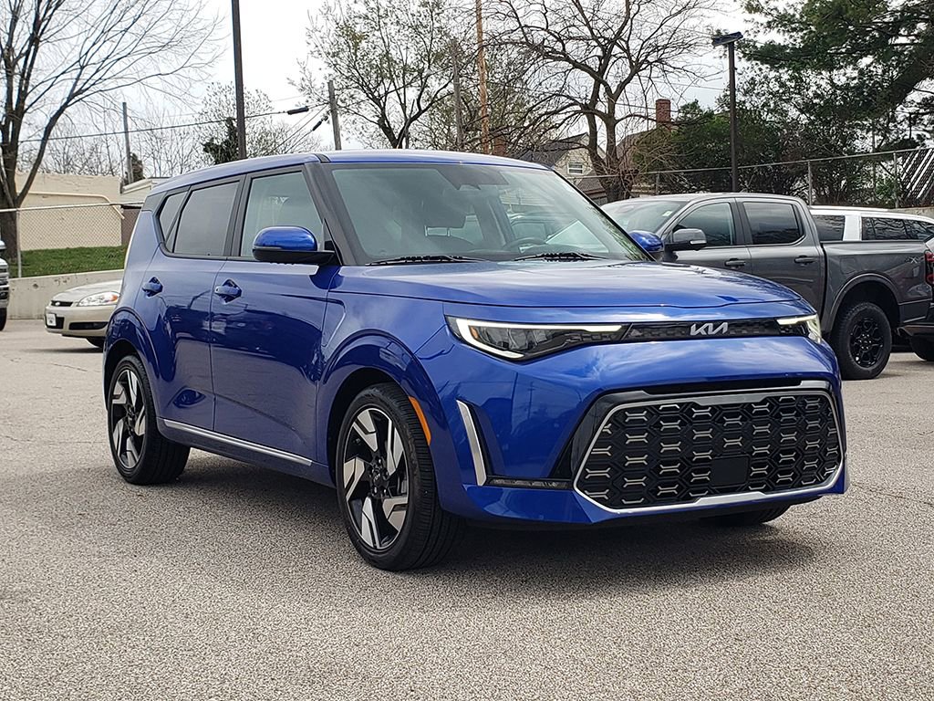 Used 2023 Kia Soul GT-Line w/ GT-Line Technology Package FWD image 3