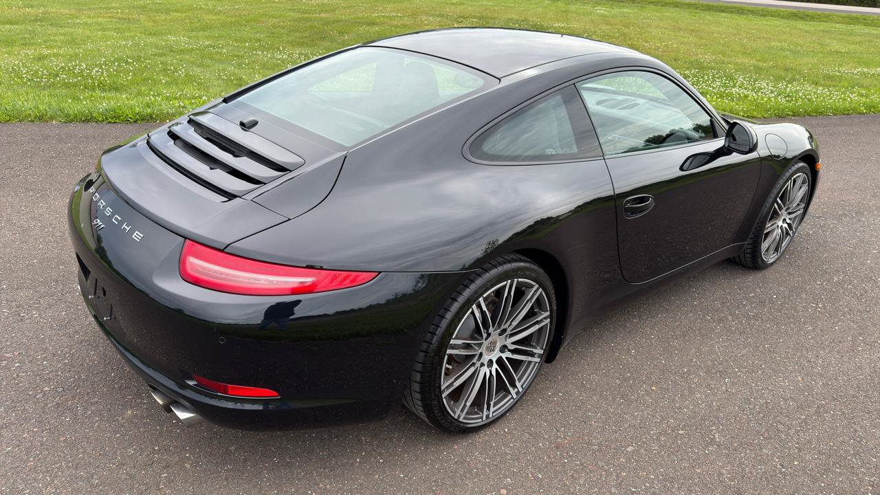 Used 2016 Porsche 911 Carrera Black Edition RWD image 23