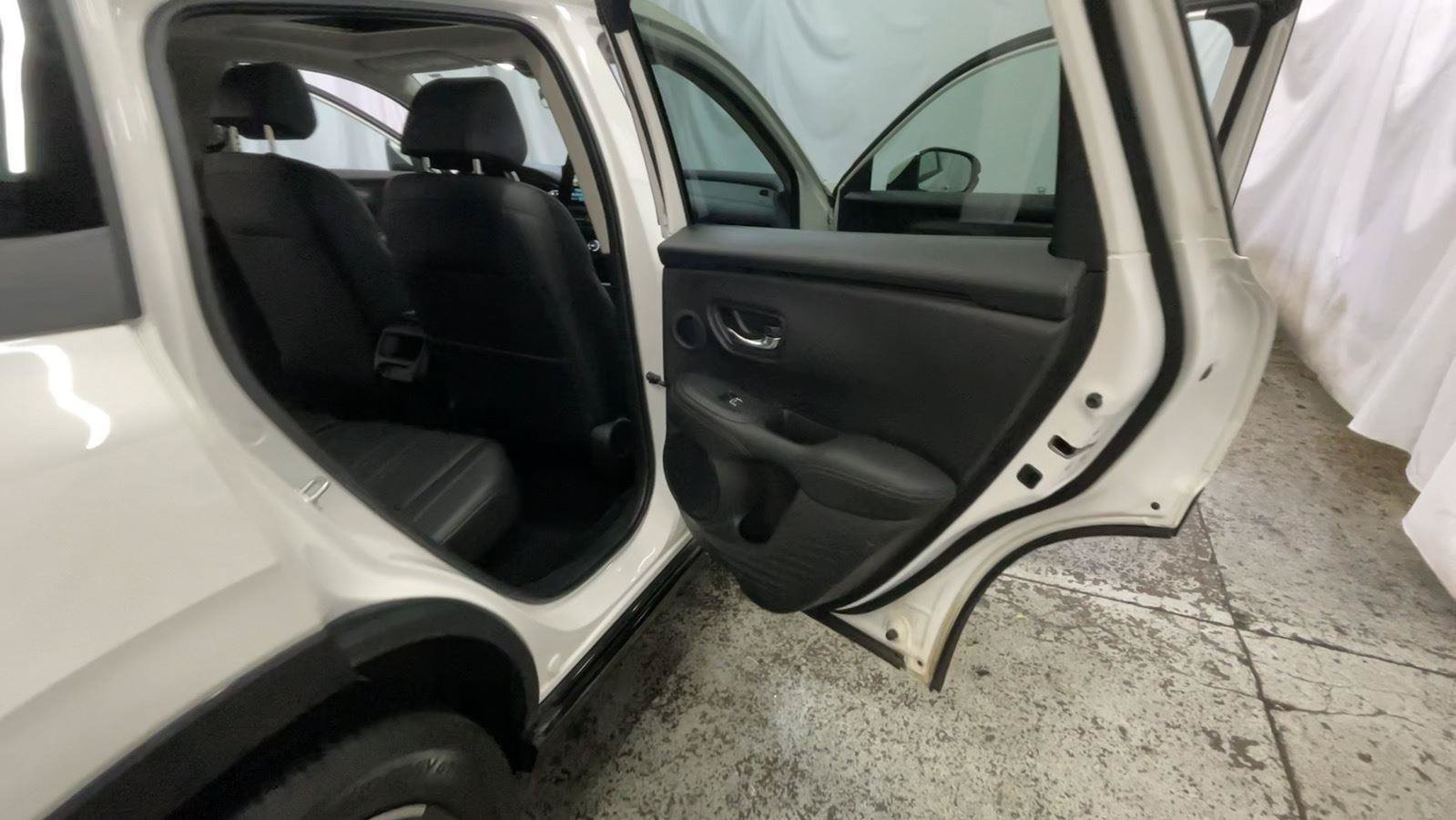 Certified 2025 Honda HR-V EX-L image 22