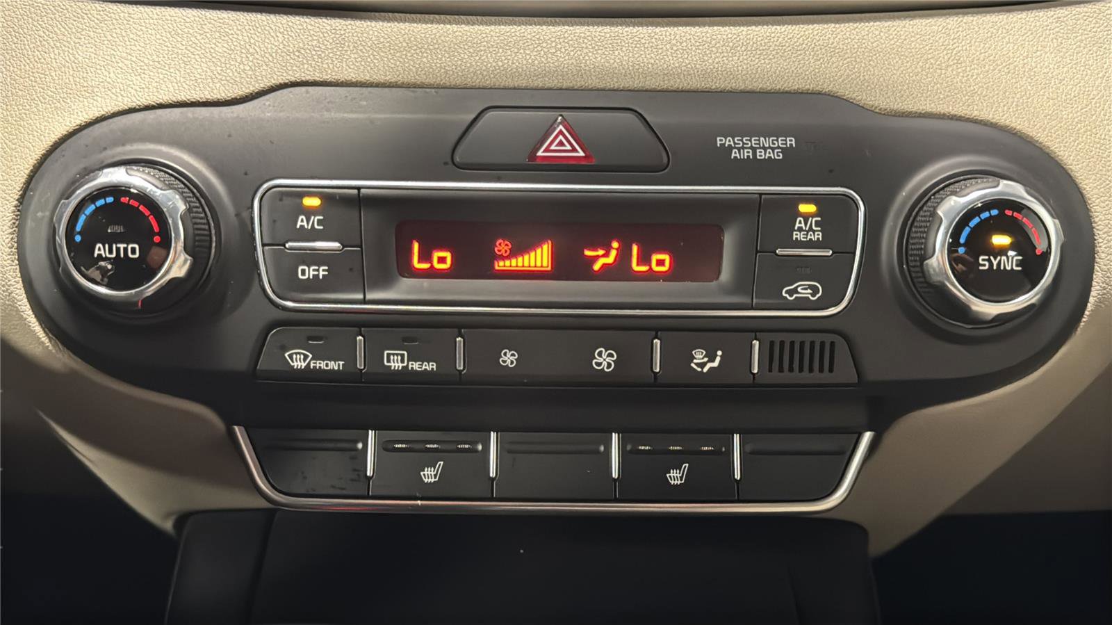 Used 2019 Kia Sorento FWD V6 w/ LX V6 Convenience Package image 22