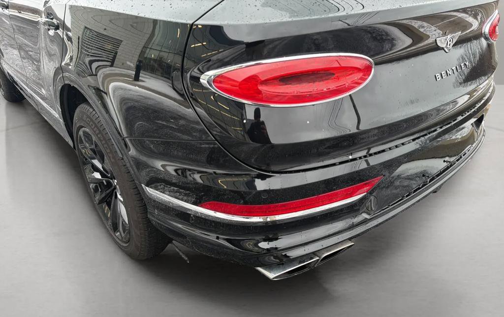 Used 2021 Bentley Bentayga image 15