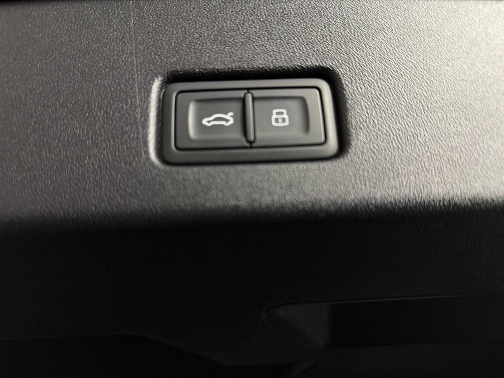Used 2024 Audi Q4 e-tron Premium Plus AWD/4WD image 29
