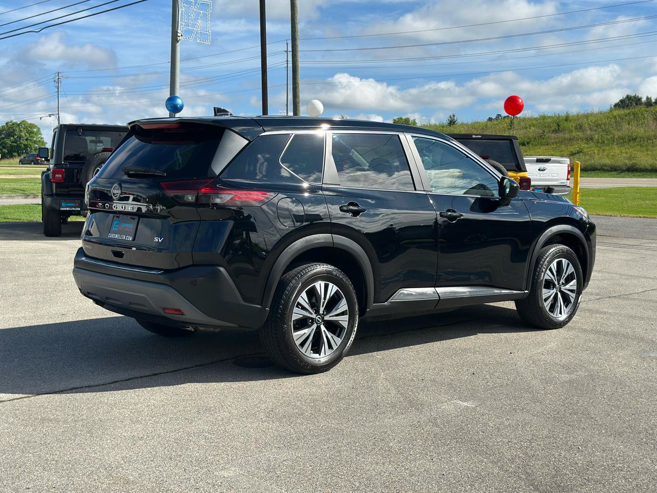 Used 2023 Nissan Rogue SV FWD image 4