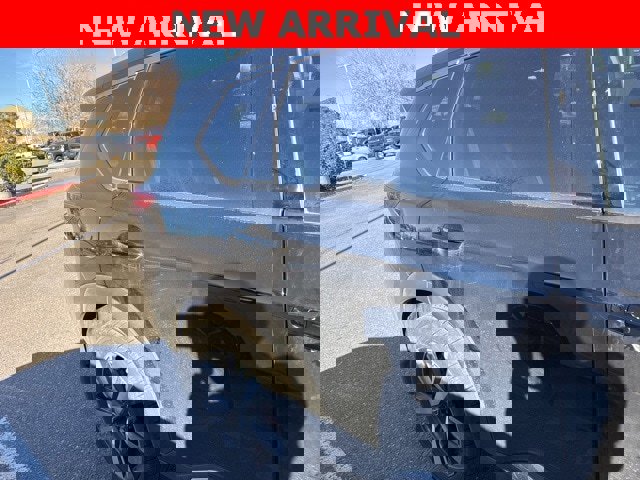 Used 2023 Nissan Rogue SL w/ SL Premium Package image 7