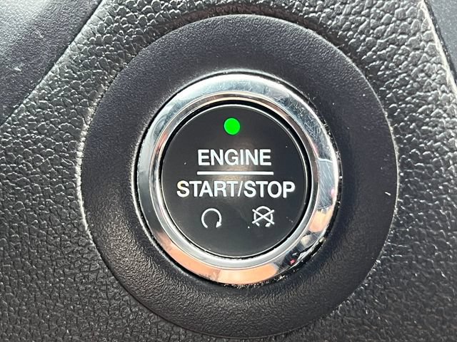 Used 2018 Ford Explorer XLT w/ Equipment Group 202A AWD/4WD image 32
