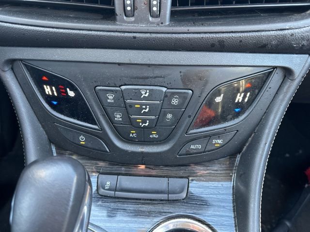 Used 2018 Buick Envision Essence image 30