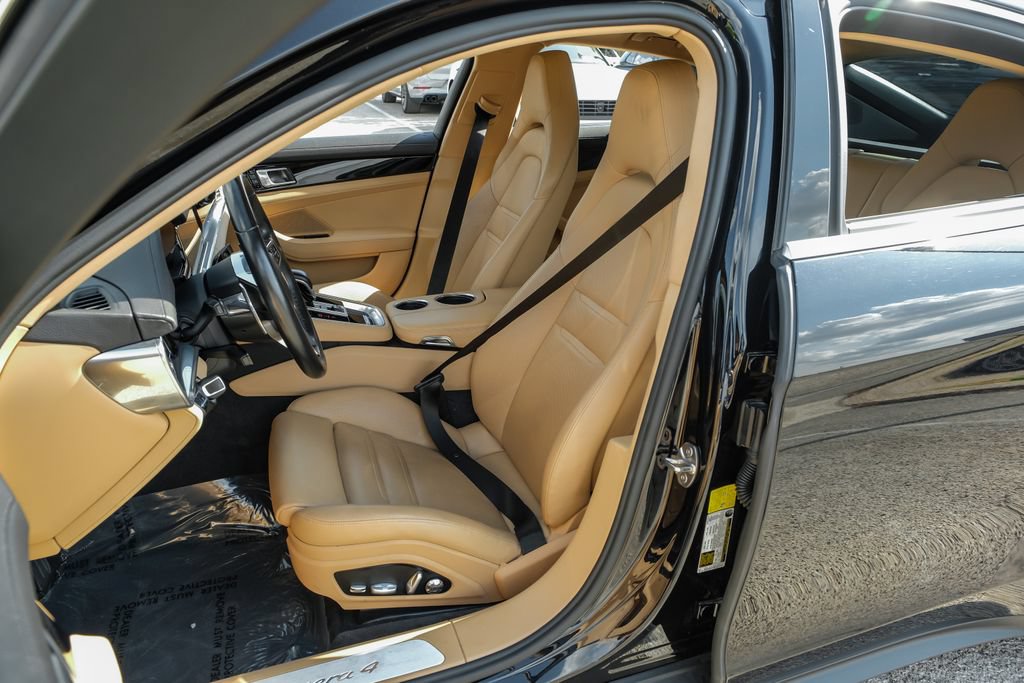 Used 2019 Porsche Panamera 4 AWD/4WD image 37