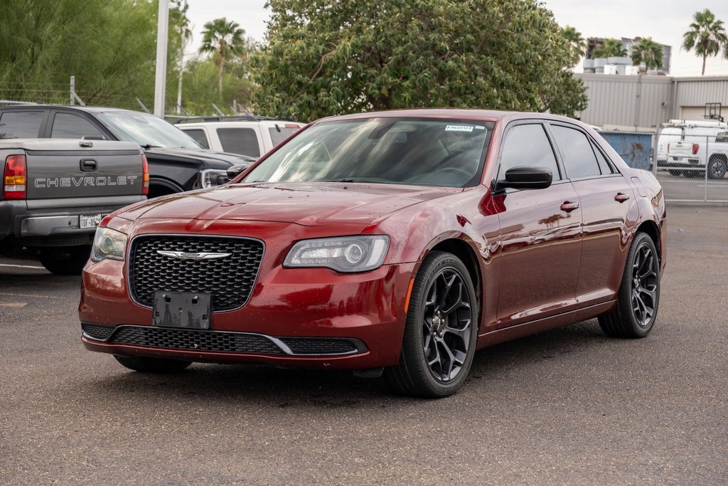 Used 2019 Chrysler 300 Touring w/ Sport Appearance Package image 3