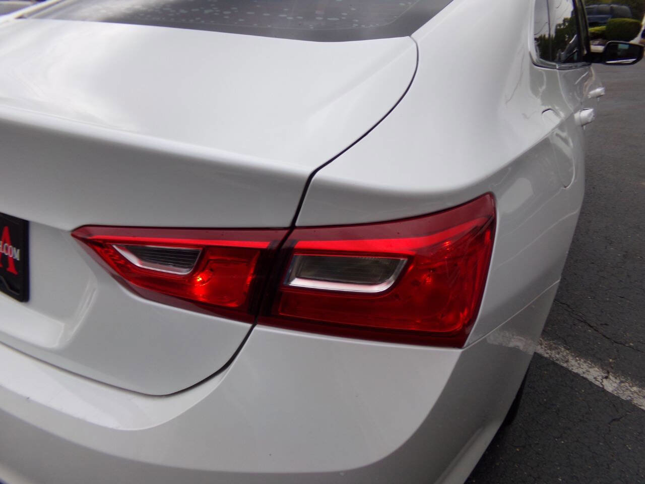 Used 2018 Chevrolet Malibu LT w/ Redline Edition image 20