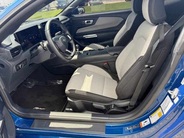 Used 2024 Ford Mustang GT RWD image 17
