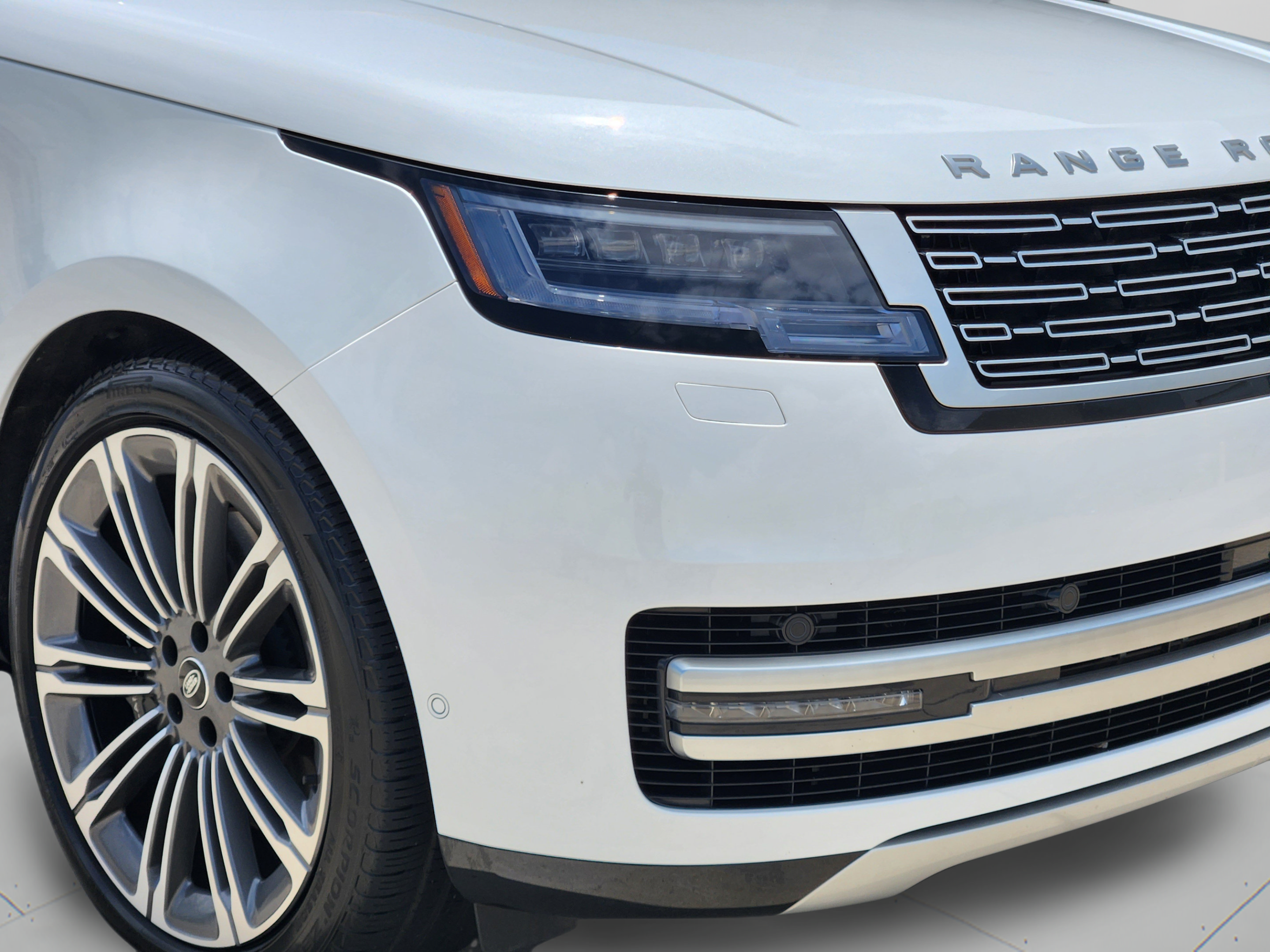Certified 2024 Land Rover Range Rover Long Wheelbase Autobiography AWD/4WD image 30
