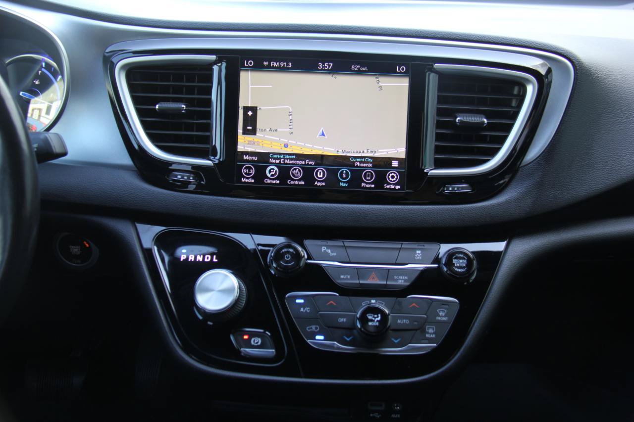 Used 2020 Chrysler Pacifica Touring-L w/ S Appearance Package FWD image 14
