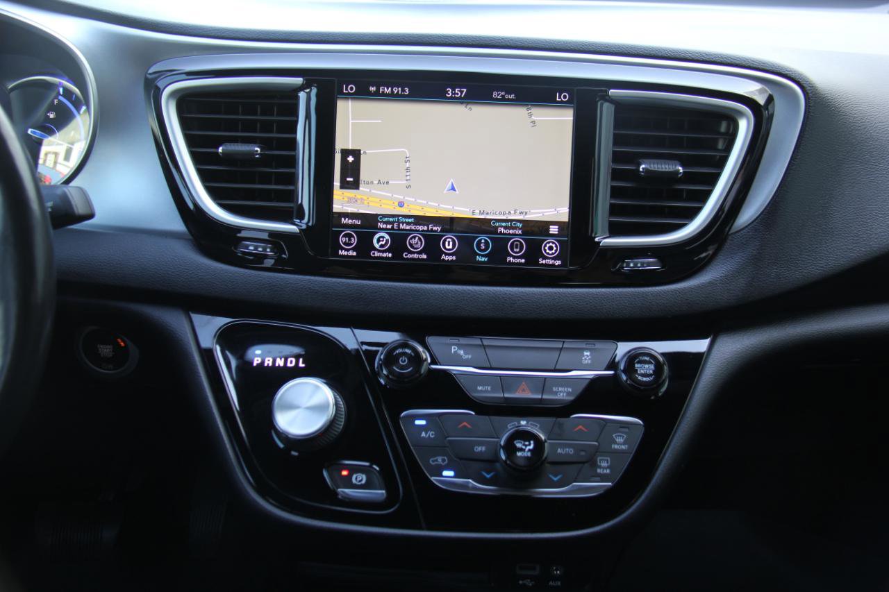 Used 2020 Chrysler Pacifica Touring-L w/ S Appearance Package FWD image 14