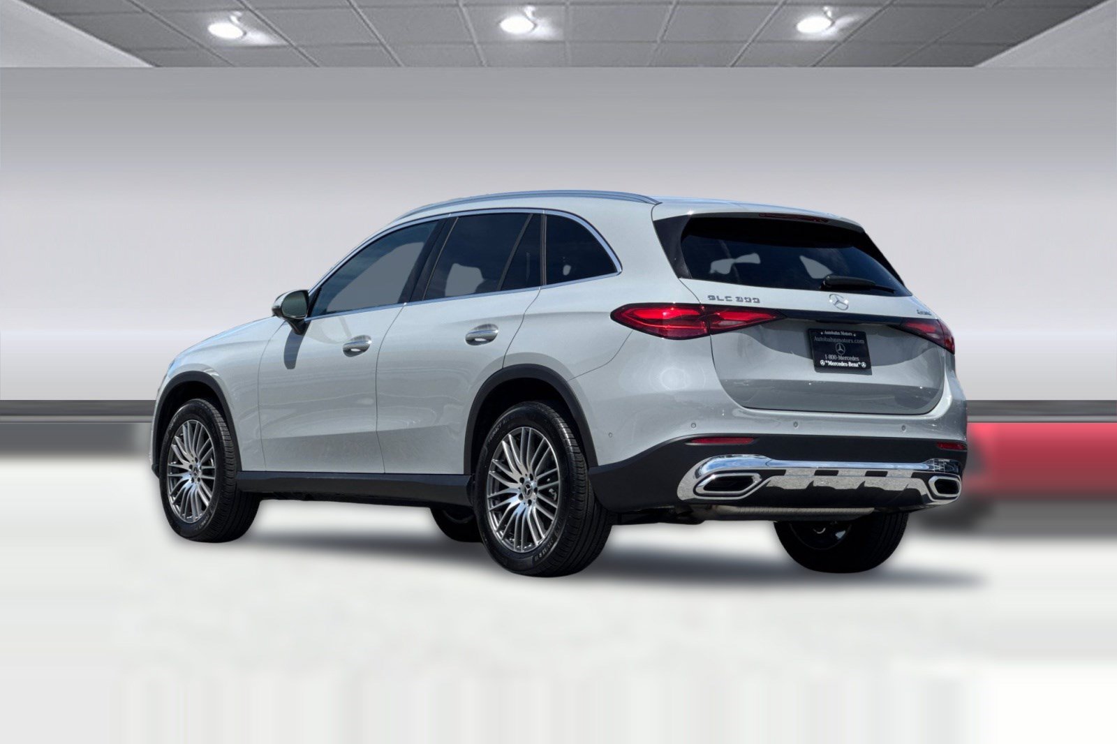 Certified 2025 Mercedes-Benz GLC 300 4MATIC image 3