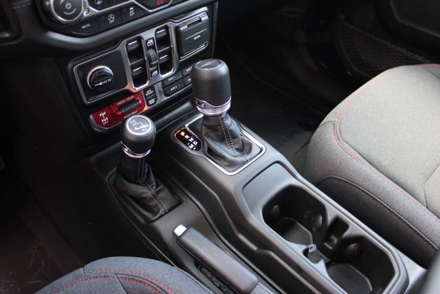 New 2026 Jeep Gladiator Rubicon w/ Steel Power Dome Hood Package AWD/4WD image 23