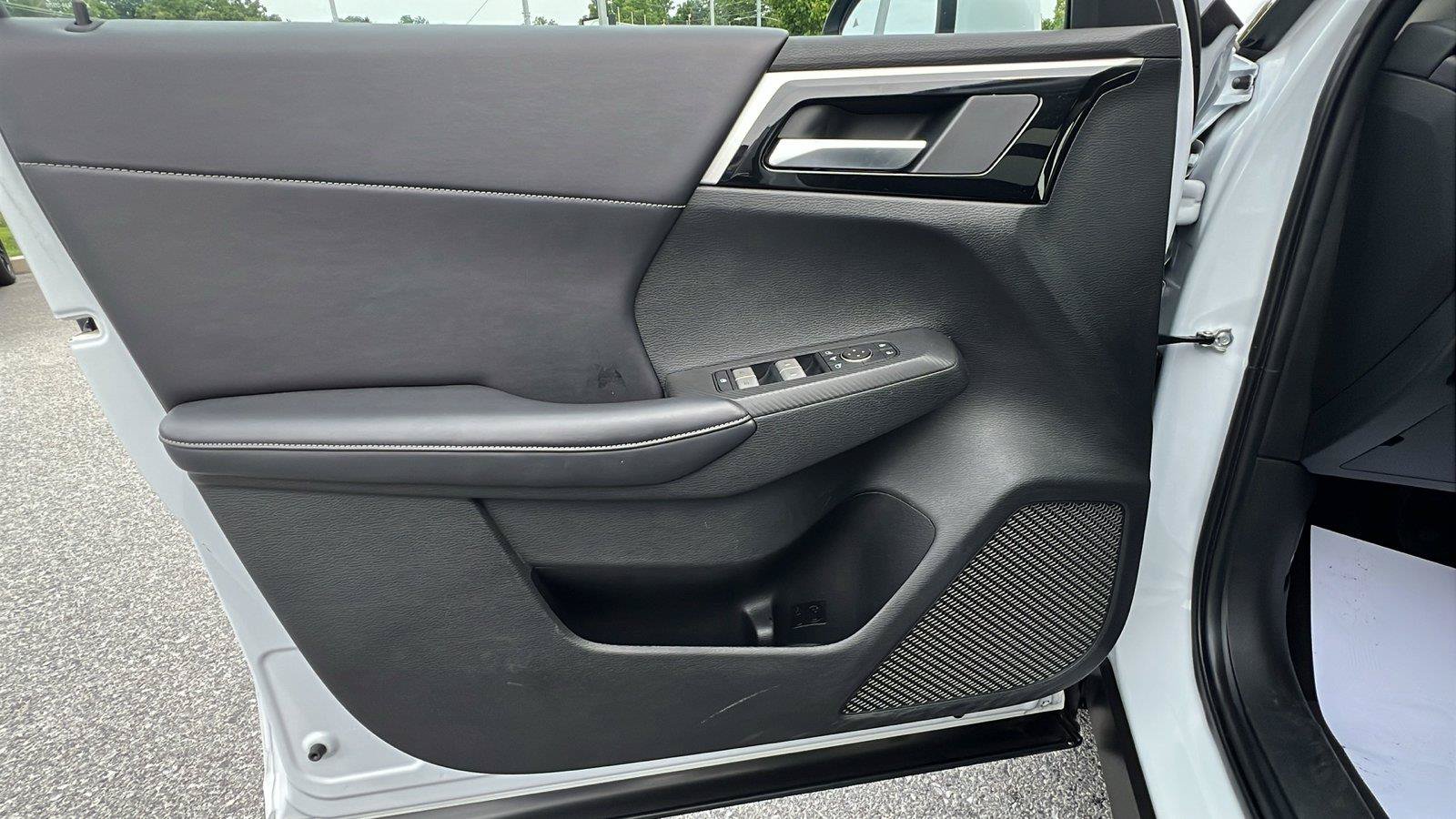 Used 2024 Mitsubishi Outlander SE AWD/4WD image 22