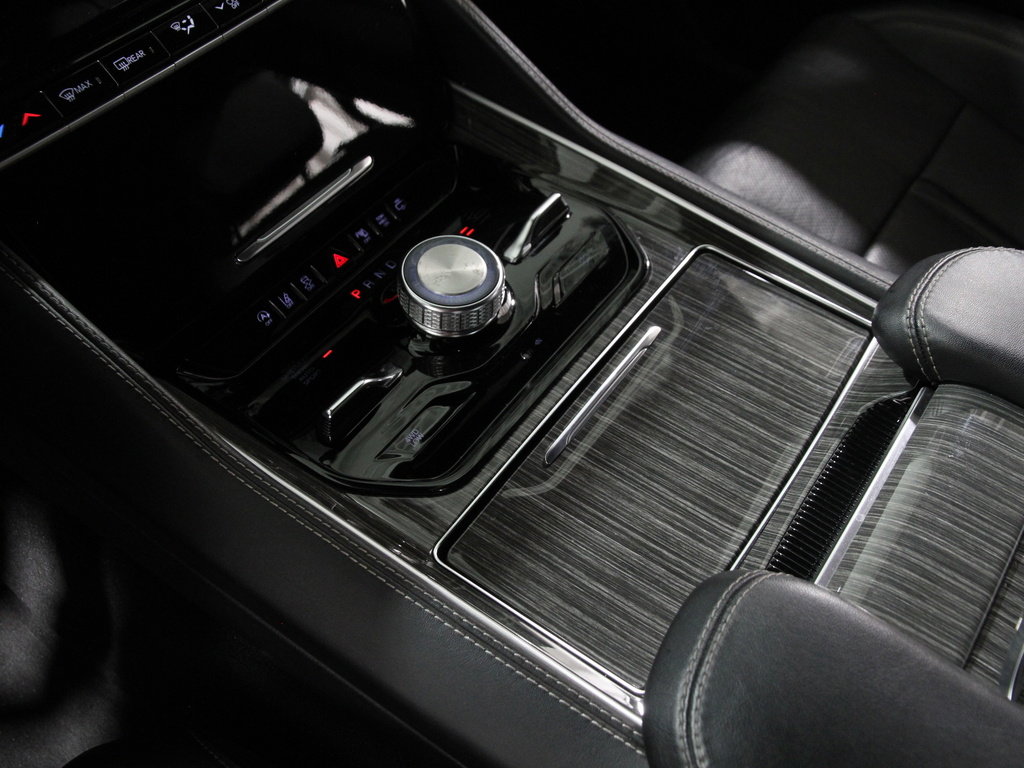 Used 2022 Jeep Wagoneer Series III w/ Premium Group I image 15