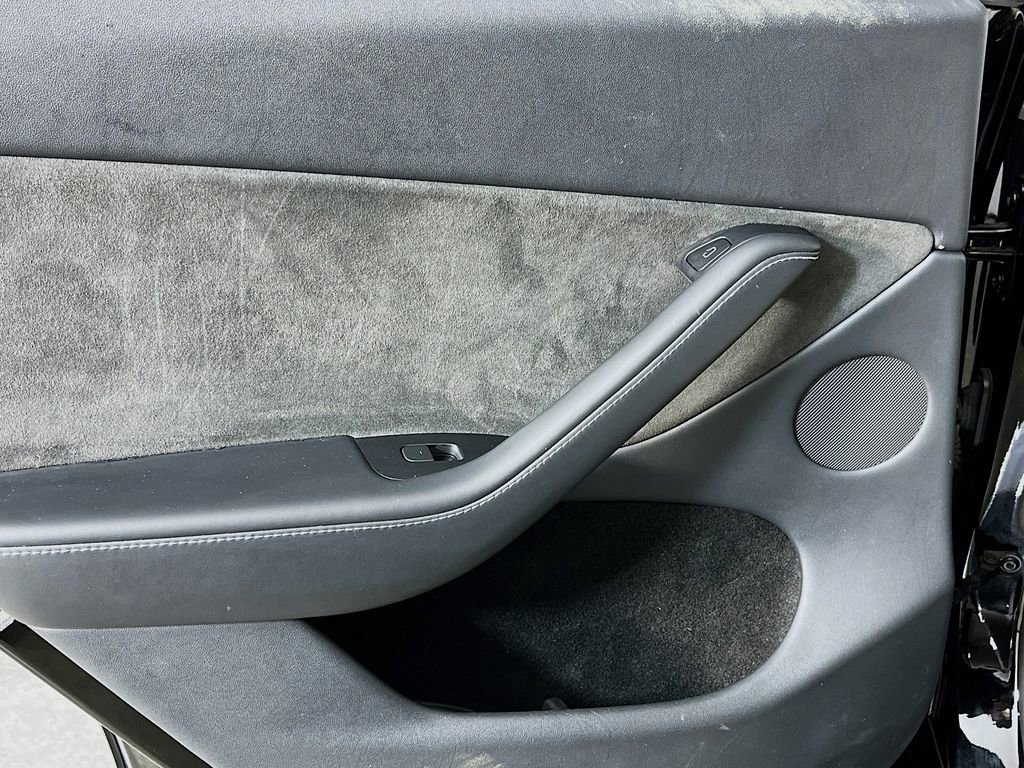 Used 2024 Tesla Model Y Performance image 24