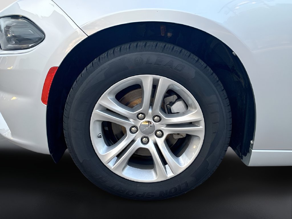 Used 2022 Dodge Charger SXT RWD image 28