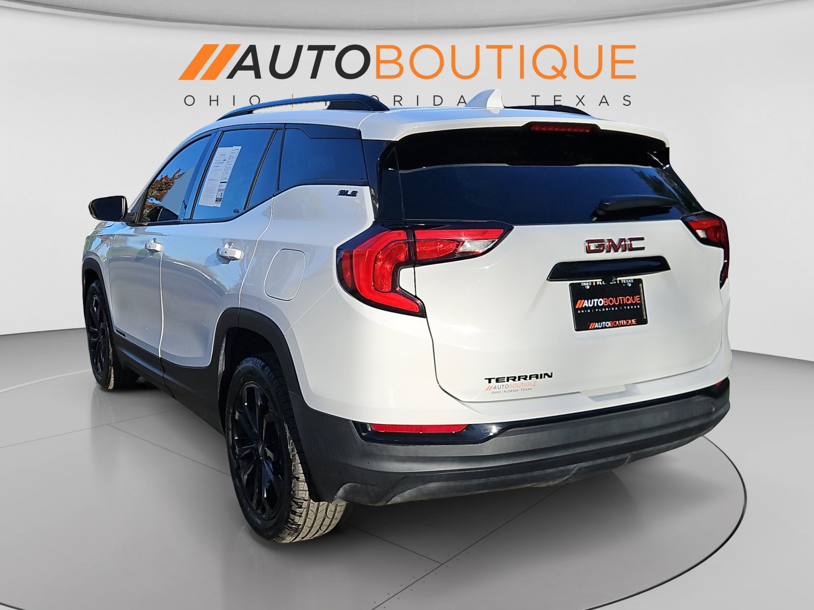 Used 2021 GMC Terrain SLE w/ Driver Convenience Package FWD image 3