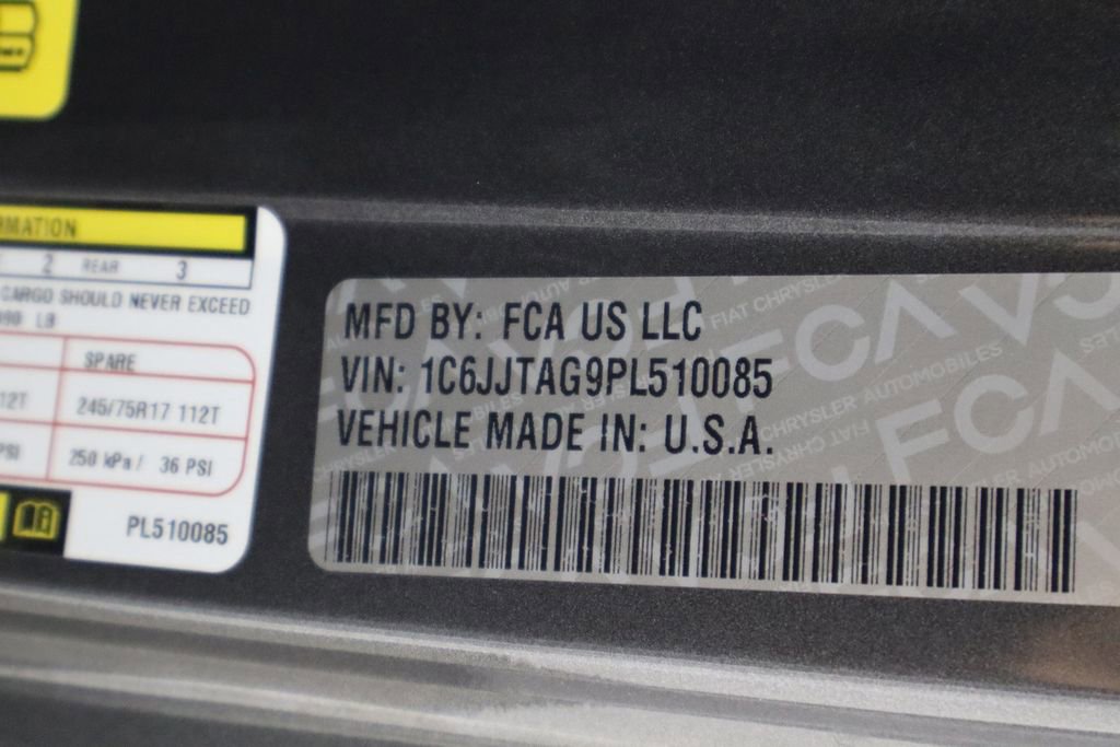 Used 2023 Jeep Gladiator Sport image 38