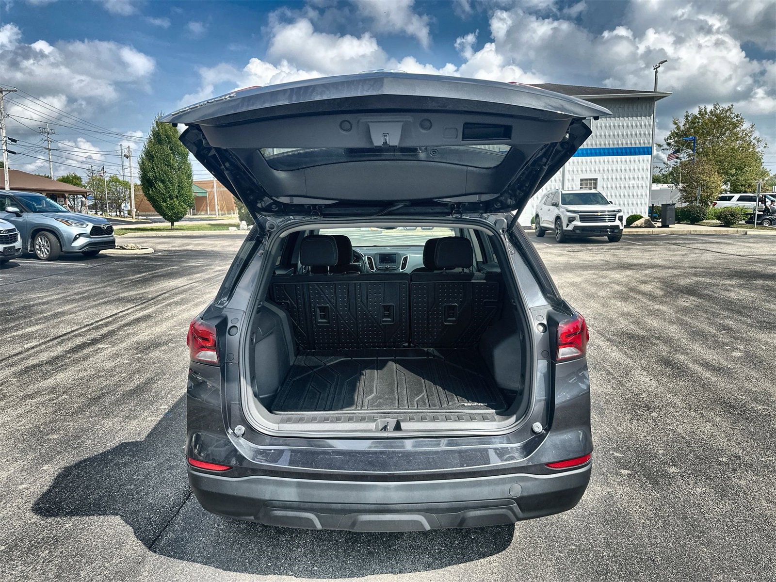 Used 2022 Chevrolet Equinox LS w/ LS Convenience Package image 24