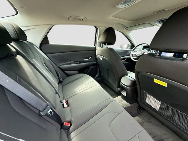Certified 2025 Hyundai Elantra SEL image 26