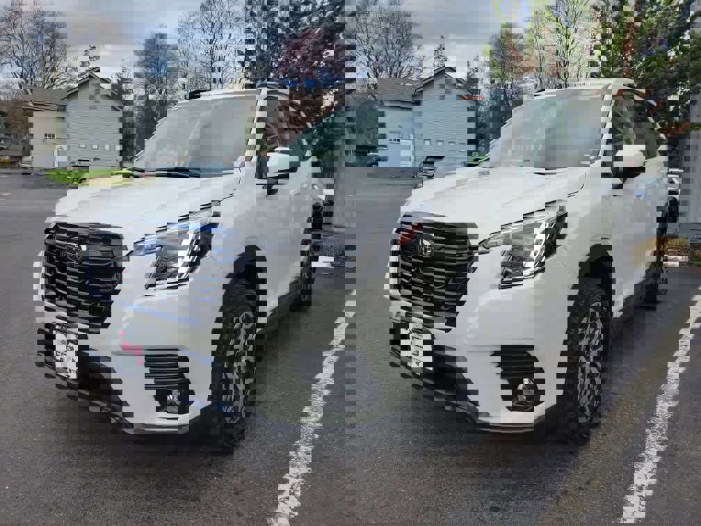 Used 2023 Subaru Forester Premium image 8