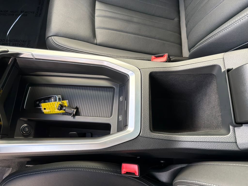 Used 2024 Audi Q8 e-tron Premium Plus w/ Premium Plus Package image 25