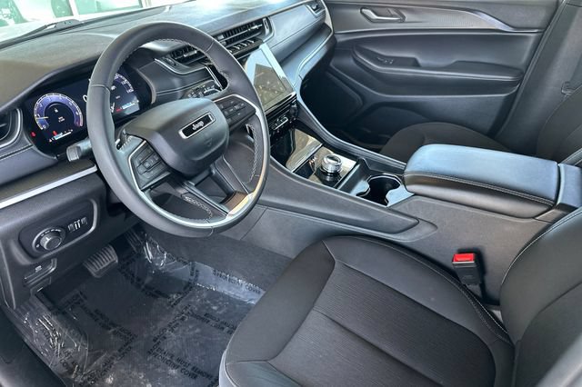 Certified 2024 Jeep Grand Cherokee L Laredo AWD/4WD image 10
