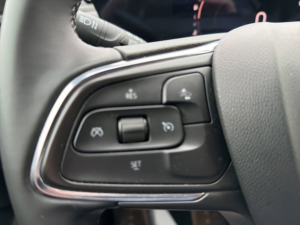 Used 2025 Buick Envista Sport Touring image 20