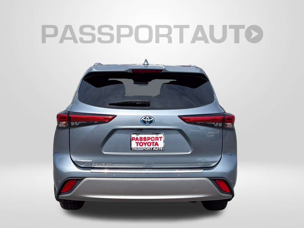 Certified 2021 Toyota Highlander Platinum AWD/4WD image 6