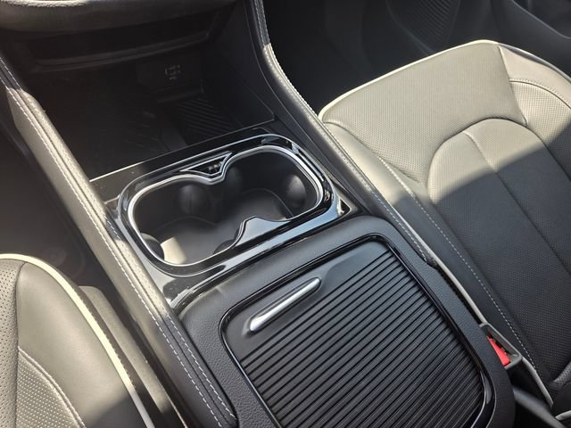 New 2027 Chrysler Pacifica Limited w/ S Appearance Package FWD image 26