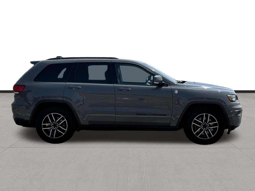 Used 2021 Jeep Grand Cherokee Trailhawk w/ Trailhawk Luxury Group AWD/4WD image 4