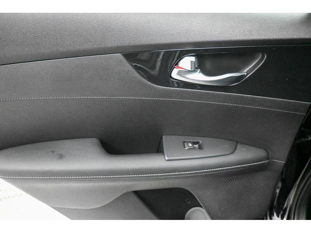 Used 2024 Kia Forte GT-Line w/ GT-Line Premium Package image 24