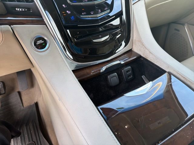 Used 2017 Cadillac Escalade Premium Luxury AWD/4WD image 11