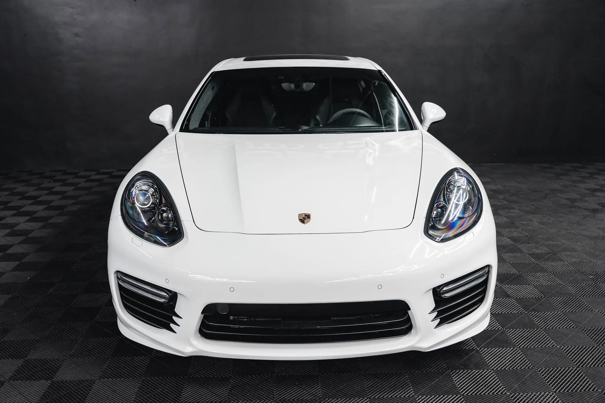 Used 2015 Porsche Panamera GTS w/ Premium Package Plus image 10