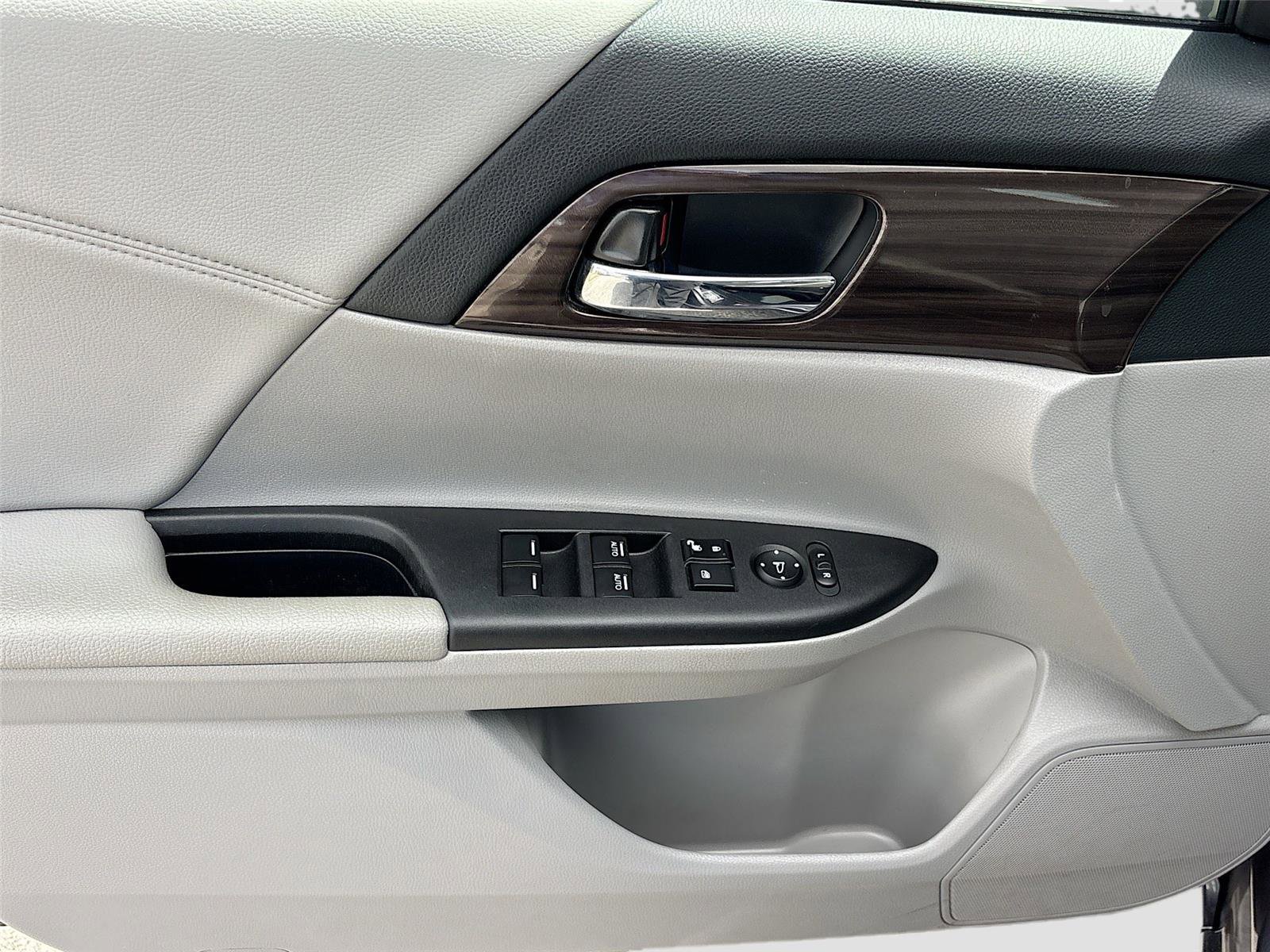 Certified 2017 Honda Accord EX image 20