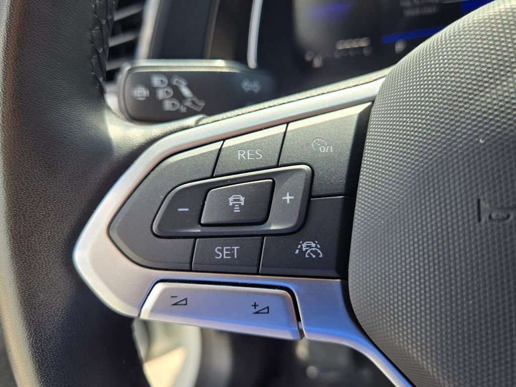 Used 2023 Volkswagen Jetta SE image 25