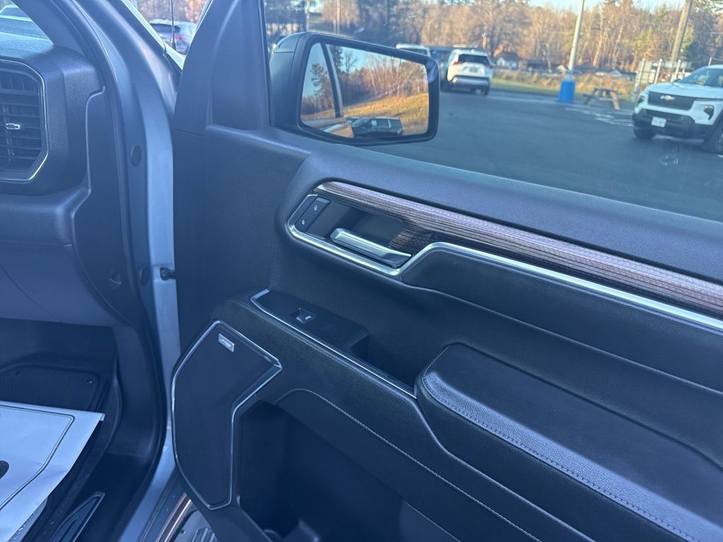 Used 2024 Chevrolet Silverado 1500 LT Trail Boss w/ Convenience Package II image 18