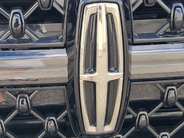New 2026 Lincoln Navigator Reserve w/ Jet Appearance Package AWD/4WD image 16