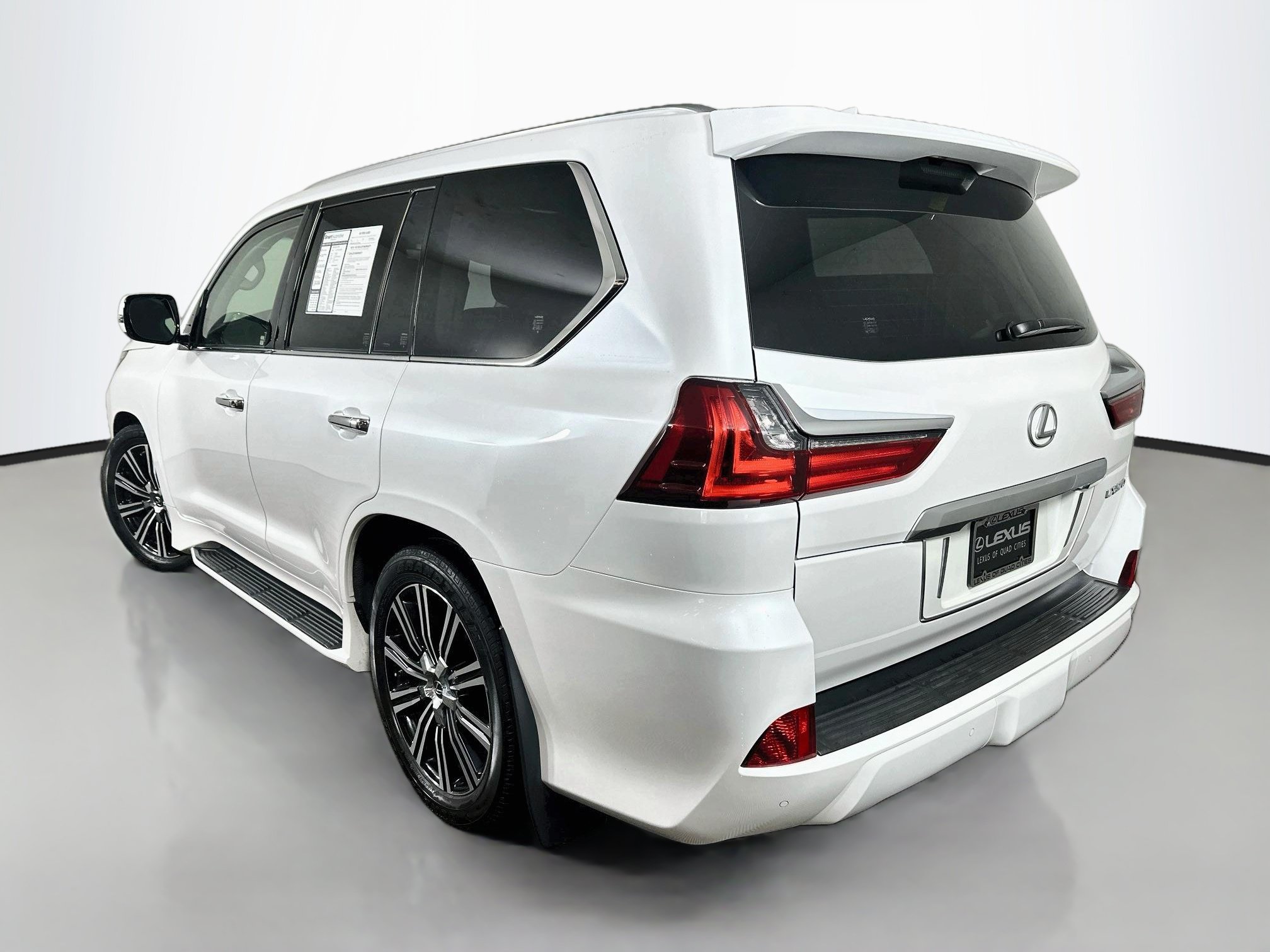 Used 2020 Lexus LX 570 4WD w/ Luxury Package image 5