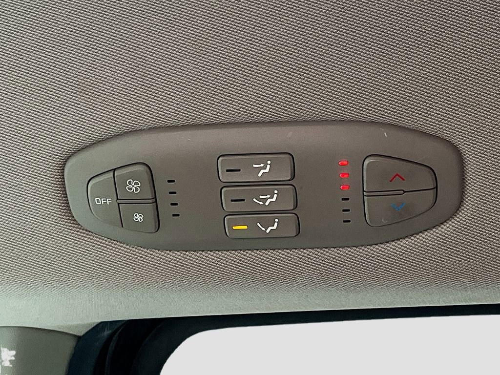 Used 2020 Kia Sedona LX image 24